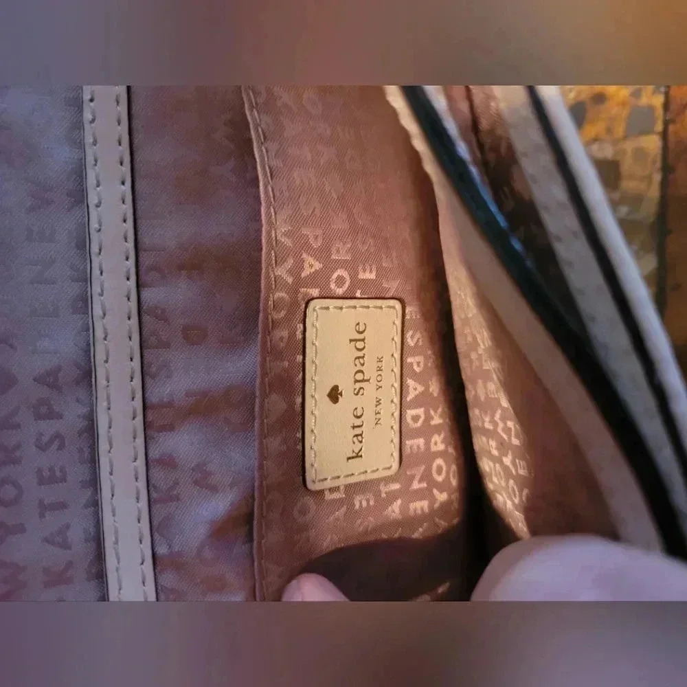 Kate Spade Clutch w/chain - Picture 9 of 9